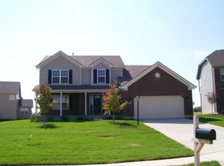 202 Cloverleaf Cir, Englewood, OH 45322