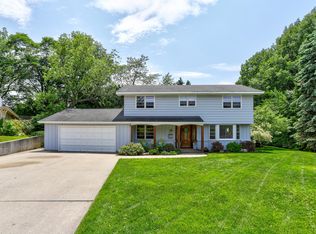 2010 Vista Pl, Grand Haven, MI 49417