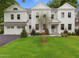 11 Hearthstone Dr, Riverside, CT 06878