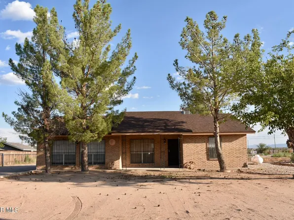 178 Esquivel Ct, Clint, TX 79836