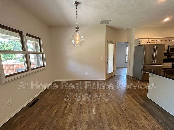 3rd image of 454 S Yellowwood Dr