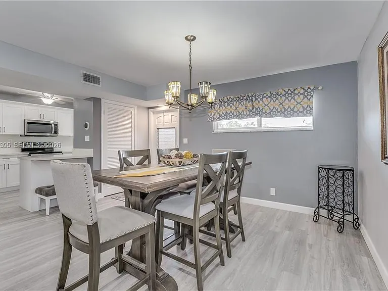 681 S Hollybrook Dr #305 — Photo 2