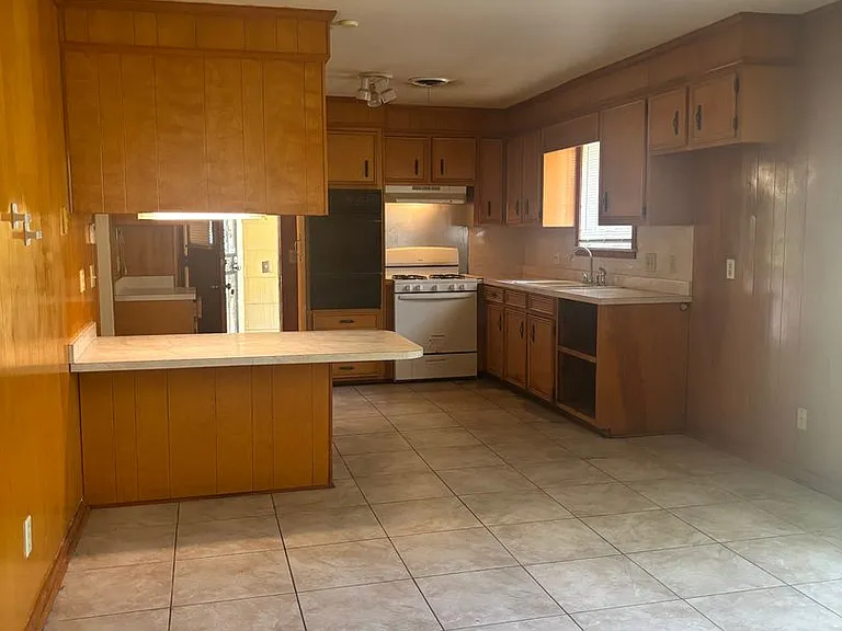1022 Garden Park Dr — Photo 10