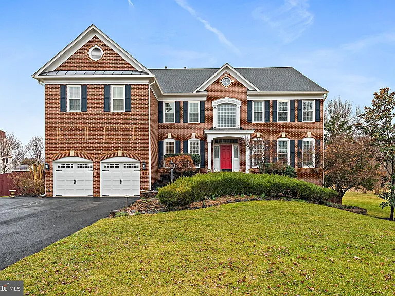 21922 Hyde Park Dr — Photo 4
