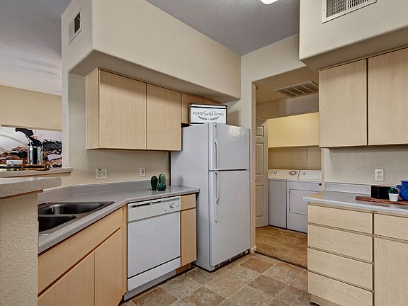 Sonoma Landing Kitchen