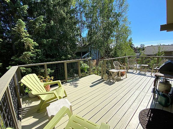 South facing back deck 