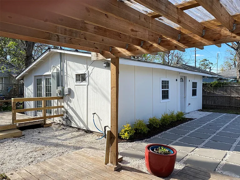 4109 Edison St — Photo 6