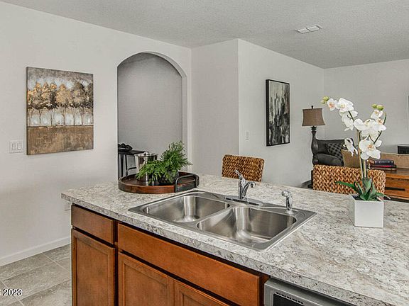 5th image of 1085 Dugan Cir SE