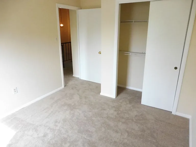 9513 Melrose Square Way — Photo 16
