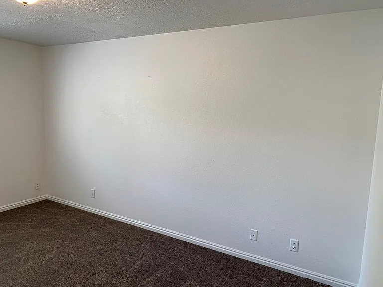 399 W 200 N — Photo 24