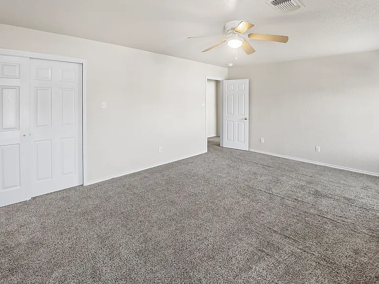 2127 Red Rock Xing — Photo 20