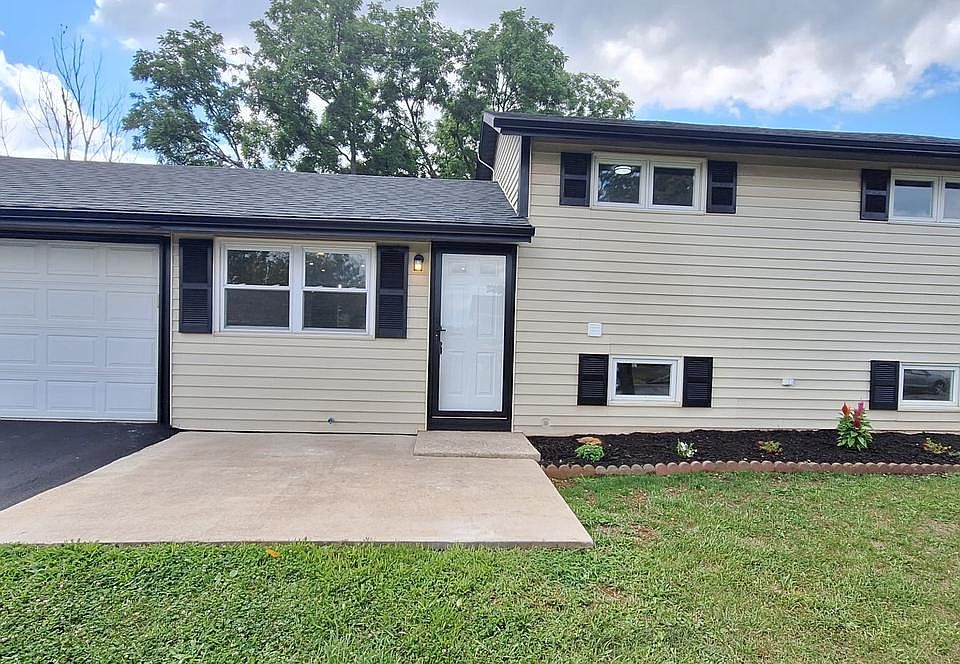 1st image of 3140 Lark Dr