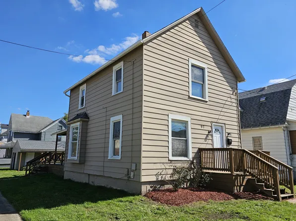97 17th St NW, Barberton, OH 44203