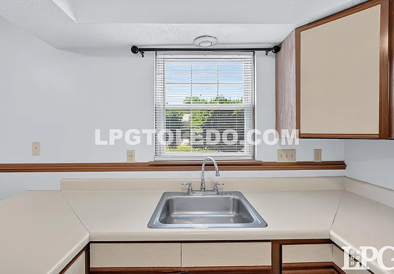 801 Hilltop Ln #101 — Photo 19