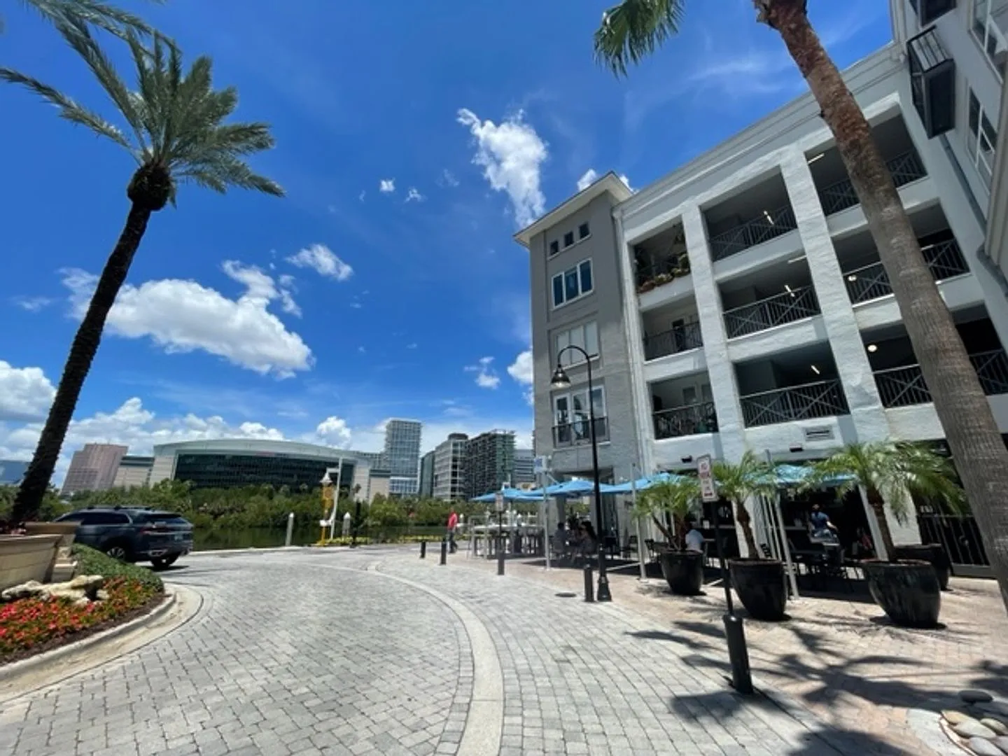 Must See! 2/2 Condo On Harbour Island, Courtyard View! — Photo 4
