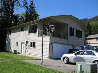 451 Maple Grove Rd, Port Angeles, WA 98363