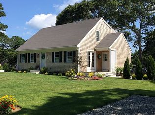 17 Hunters Ridge Rd, Sagamore Beach, MA 02562
