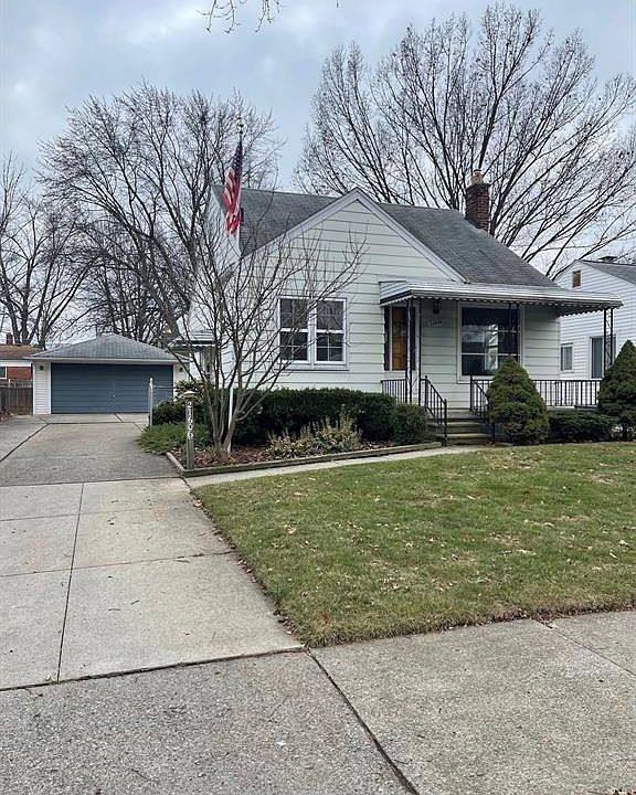 1st image of 21606 Revere St