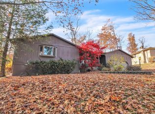 305 Skye Island Dr, Endicott, NY 13760