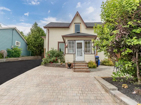 93 John St E, Bradford West Gwillimbury, ON L3Z 1G4