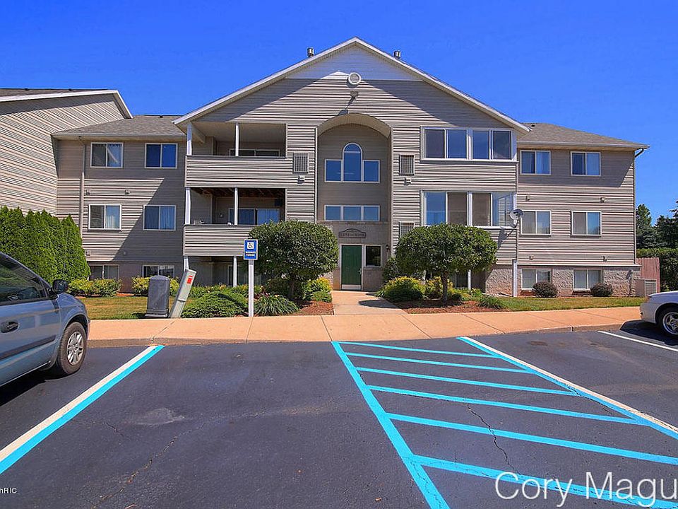 1st image of 8390 Jasonville Ct SE #60