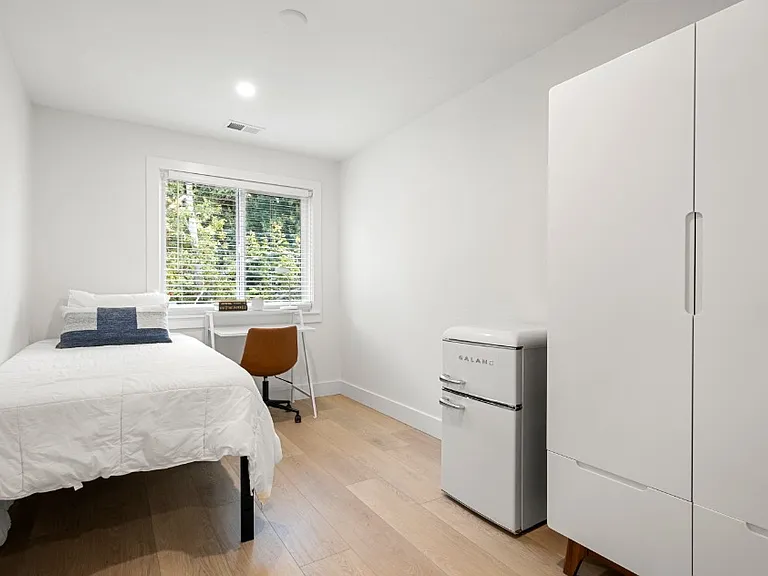 Single Bedroom Single Bedroom