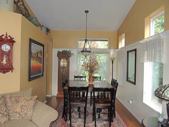 4th image of 1509 34th St SE