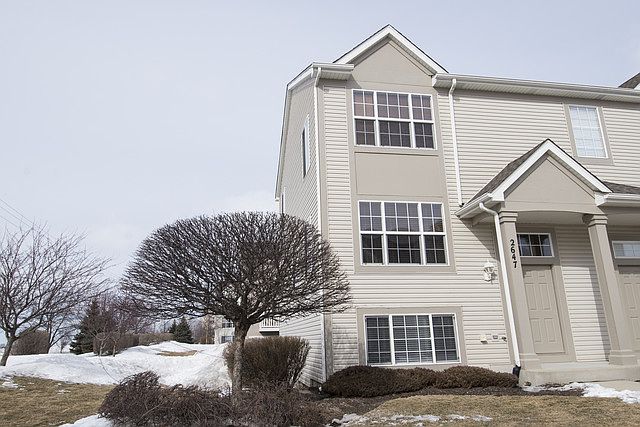 1st image of 2647 Canyon Dr