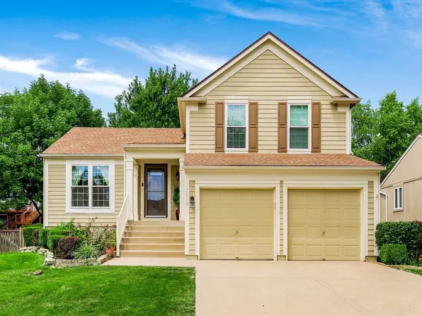 15218 W 156th Ct, Olathe, KS 66062
