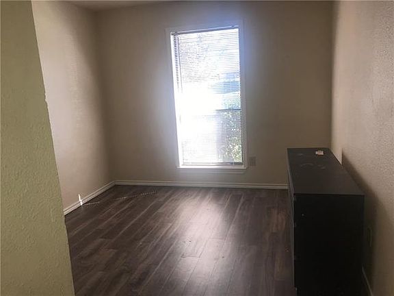 3rd image of 1521 Estrella Dr
