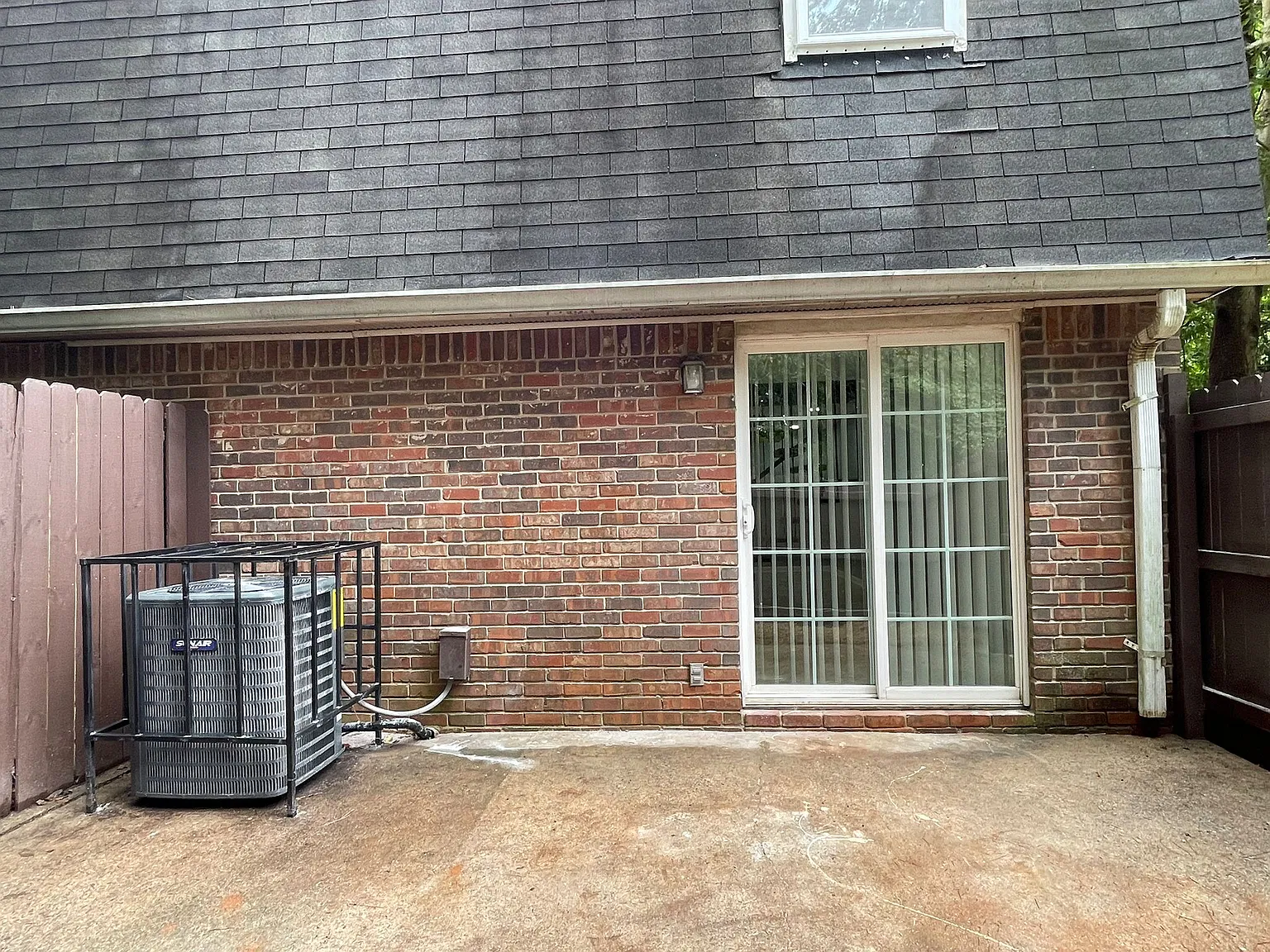 2 bed, 1.5 bath, 960 sqft, $1,350 — Photo 2