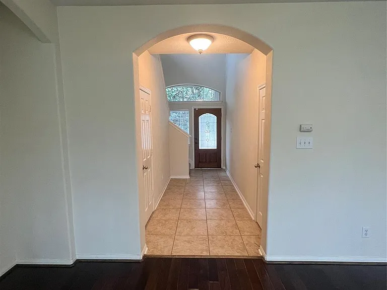 43 Nestlewood Pl — Photo 3
