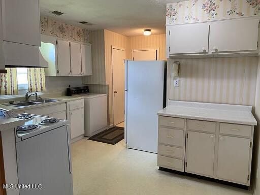 5th image of 2286 Carrolton Dr