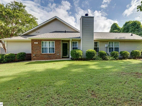 27 Enoree View Dr, Greer, SC 29650
