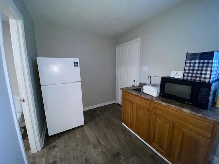 204 Courtyard Cir — Photo 33