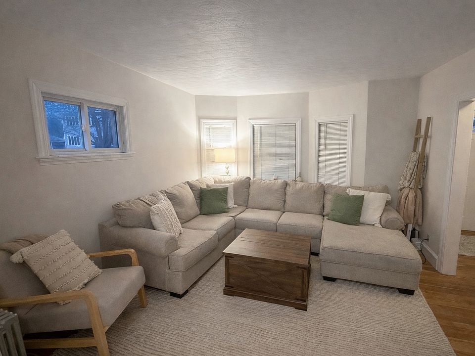 1st image of 110 Yeomans Ave