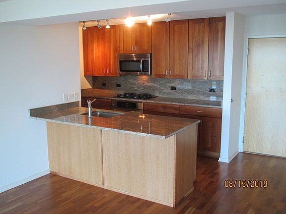 4th image of 9725 Woods Dr Unit 918
