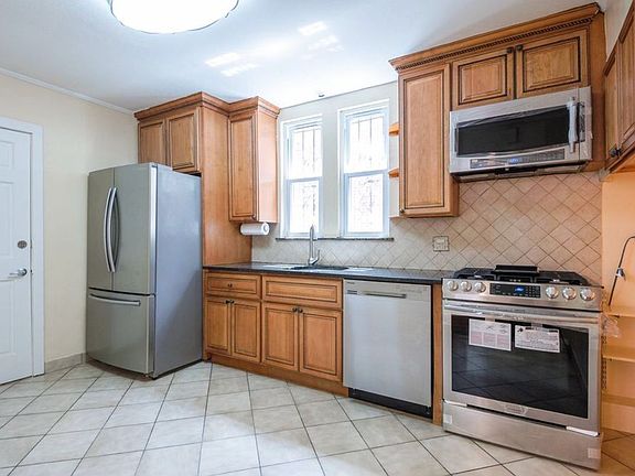 5th image of 3337 83rd St #1