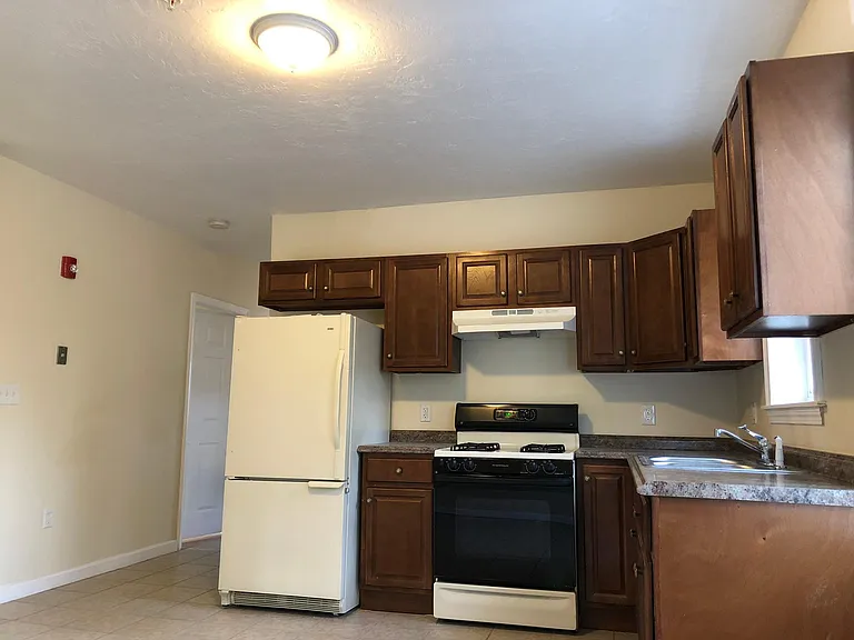 5 And Half Bluff St #3 — Photo 9
