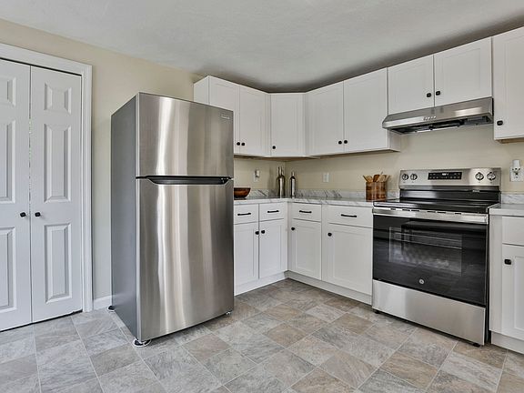 2nd image of 54 Green St