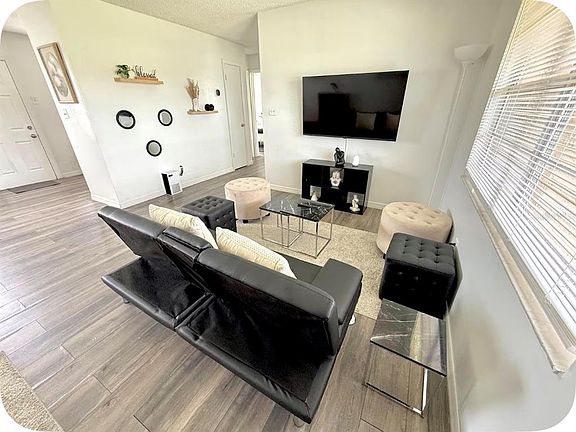 3rd image of 103 Guaymas Dr