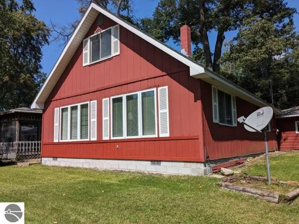 5458 Northland Trl, Hale, MI 48739