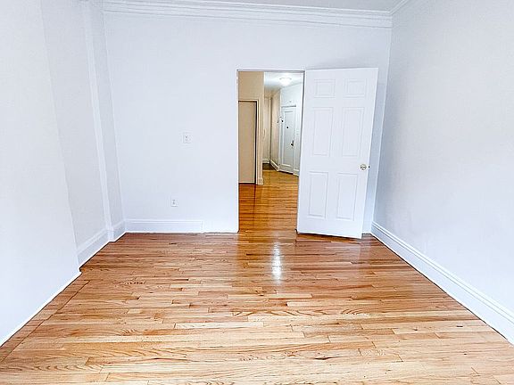 4th image of 247 E 77th St APT 4A