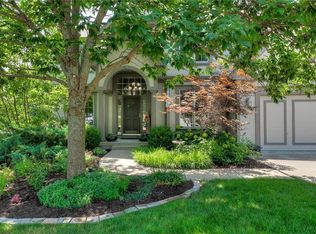 6100 N Hickory Pl, Kansas City, MO 64152
