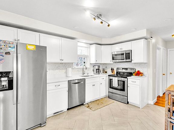 4th image of 18 Mayflower Rd