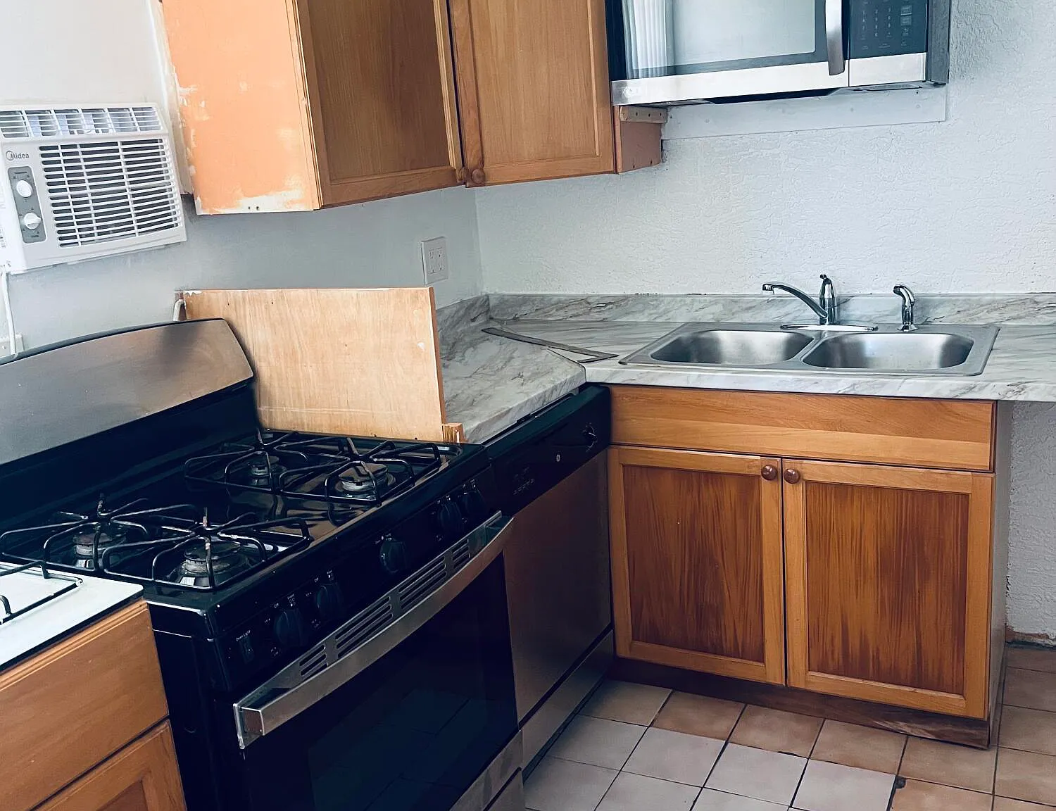1 bed, 1.0 bath, 600 sqft, $1,200 — Photo 3
