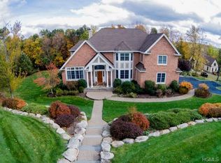 19 Tyler Ct, Mahopac, NY 10541