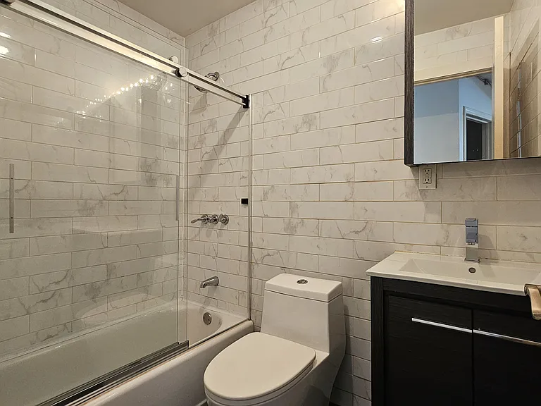 452 Linwood St #3 — Photo 5