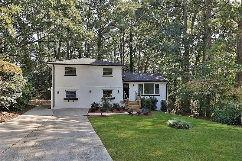 4 bed, 3.5 bath, 2000 sqft, $2,900 — Photo 1