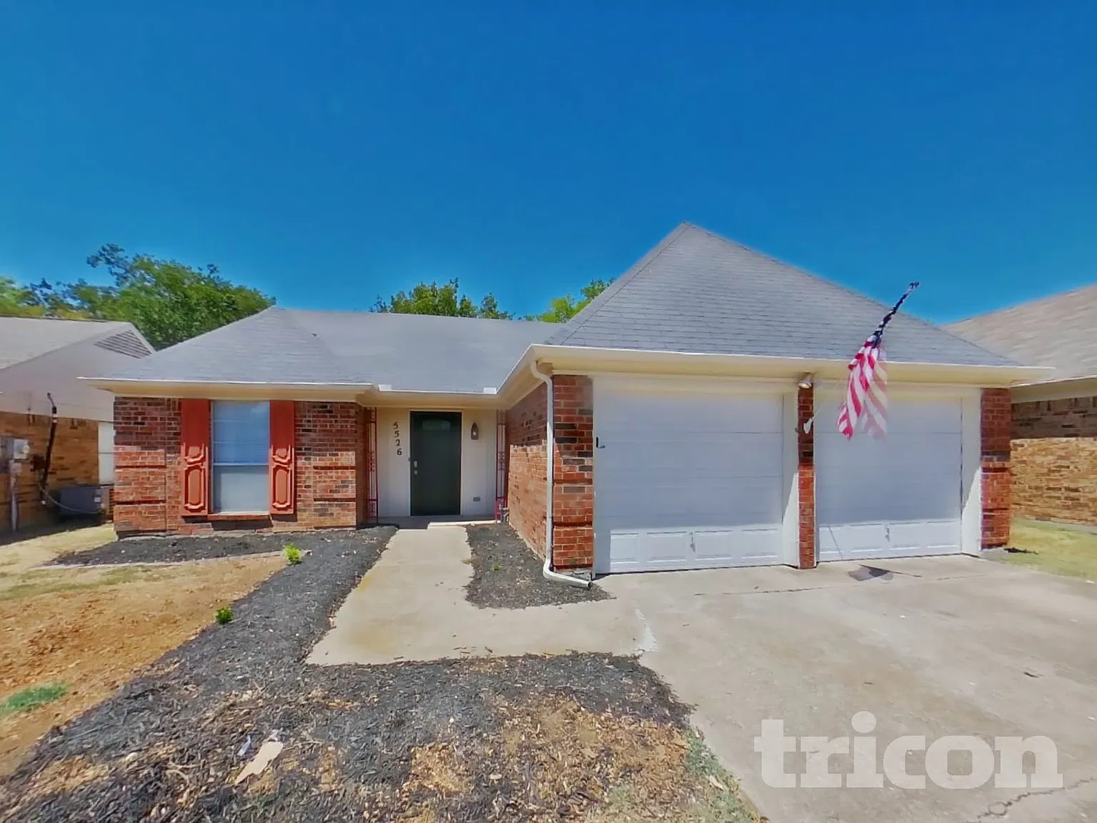 5526 Yaupon Drive Arlington TX — Photo 2